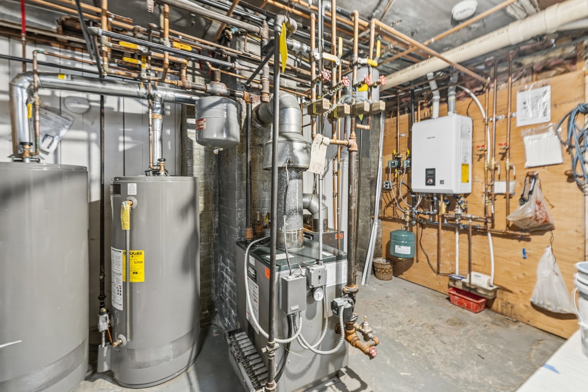 main property photo 25