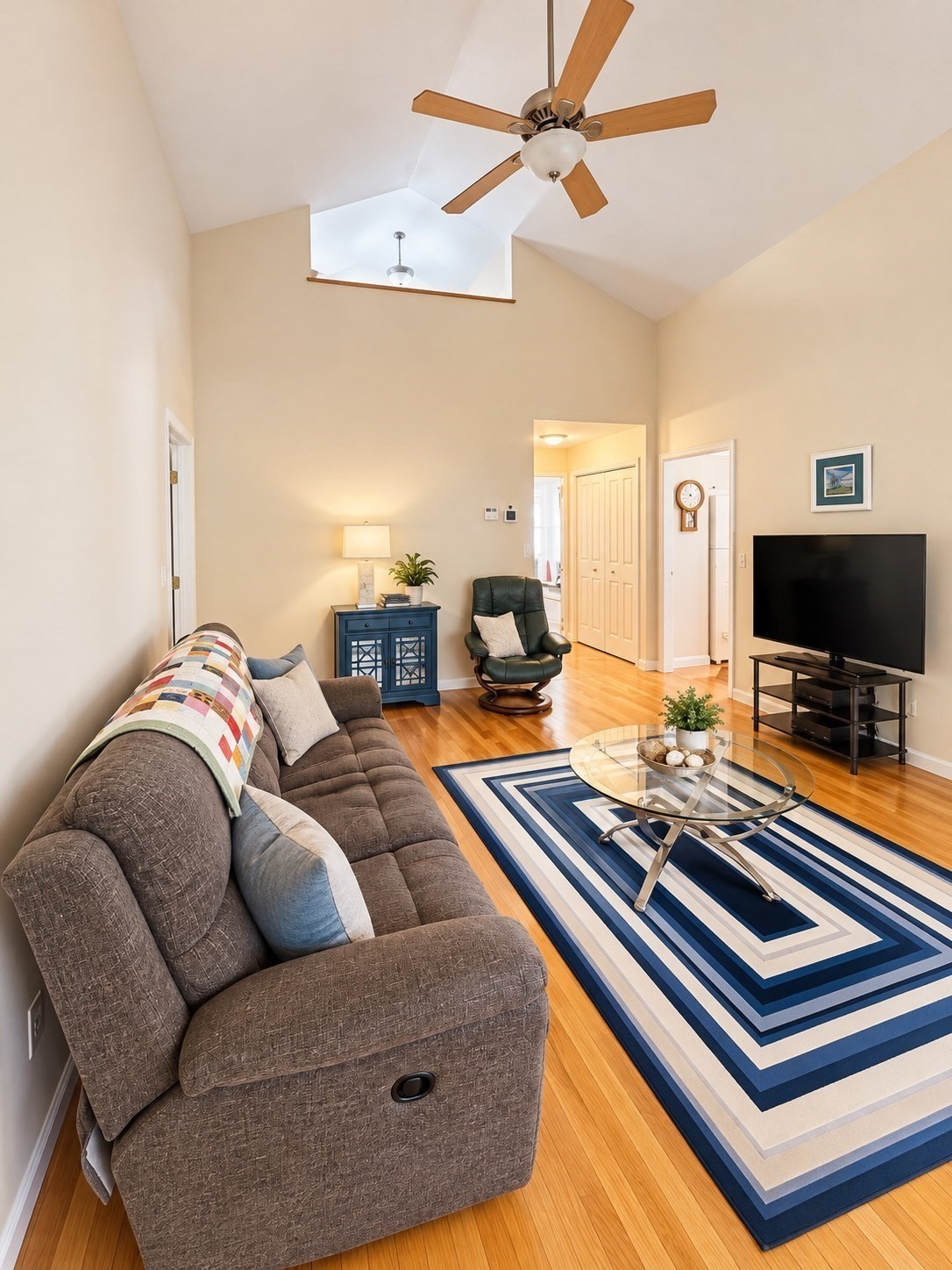 main property photo 9