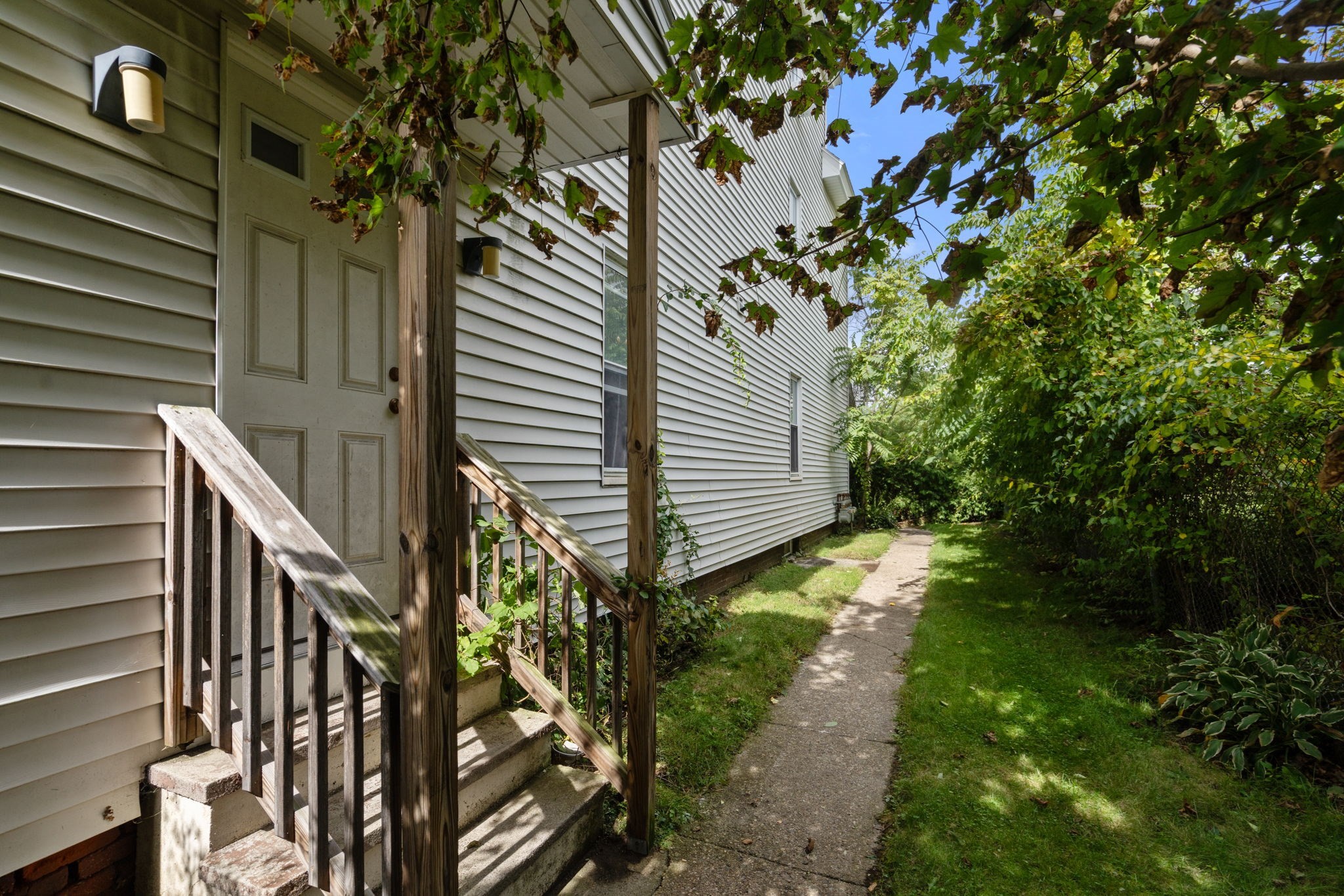 main property photo 28