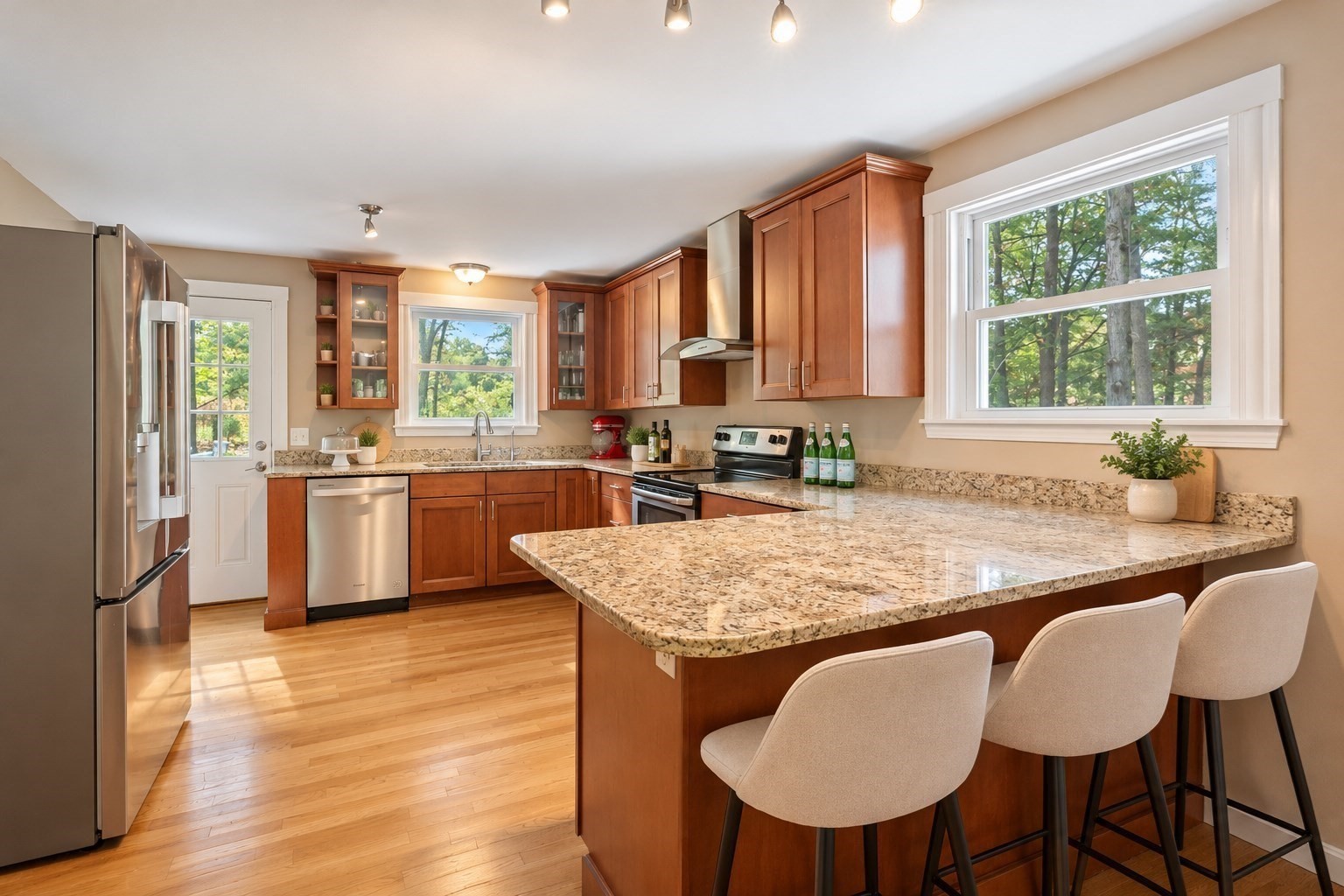 main property photo 9