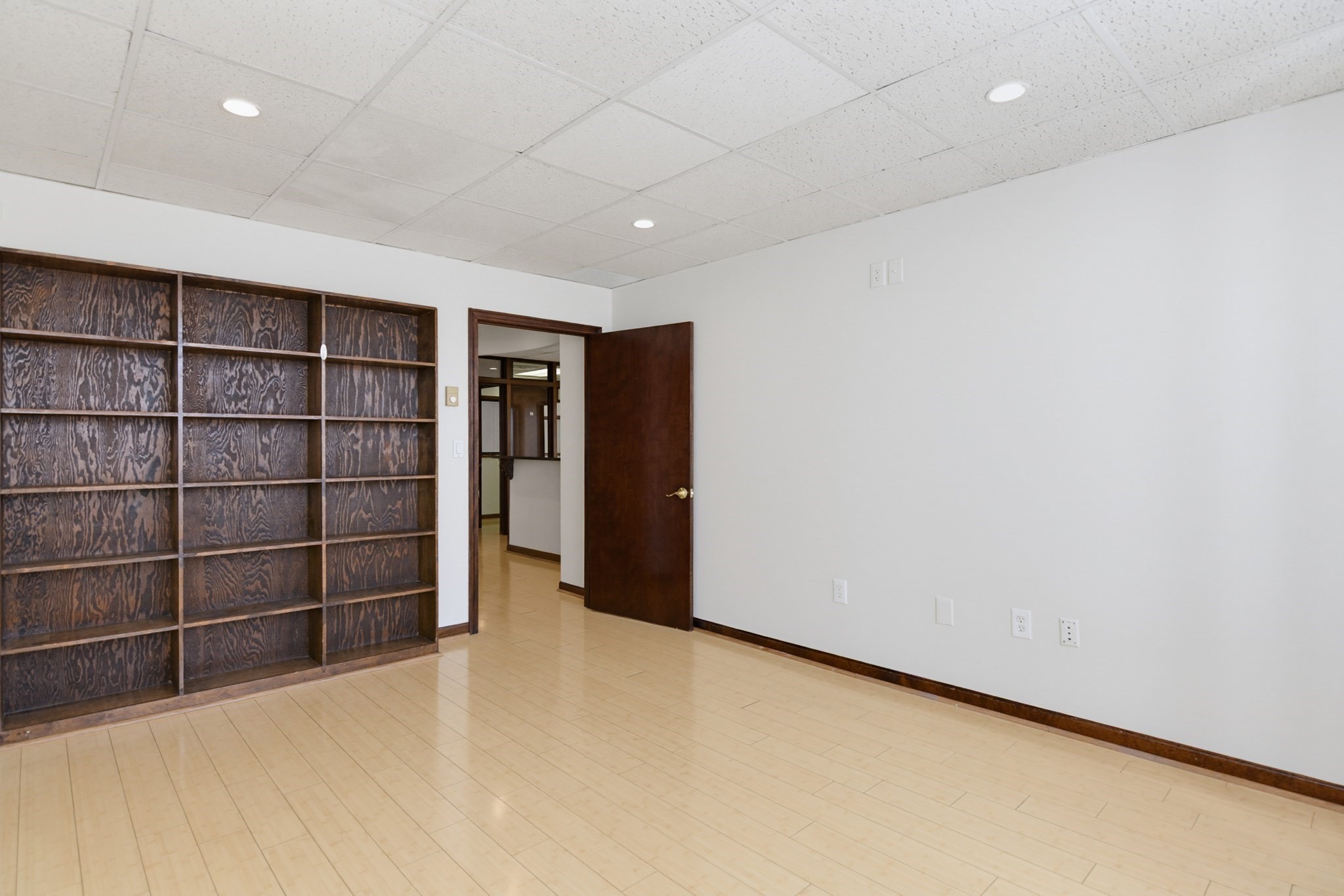 main property photo 25
