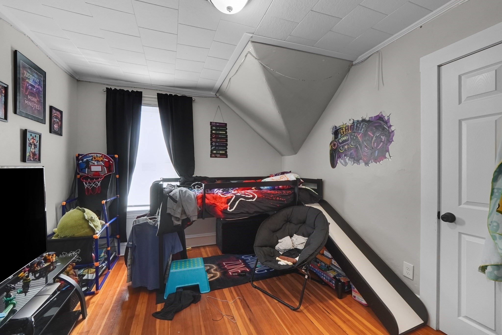 main property photo 32