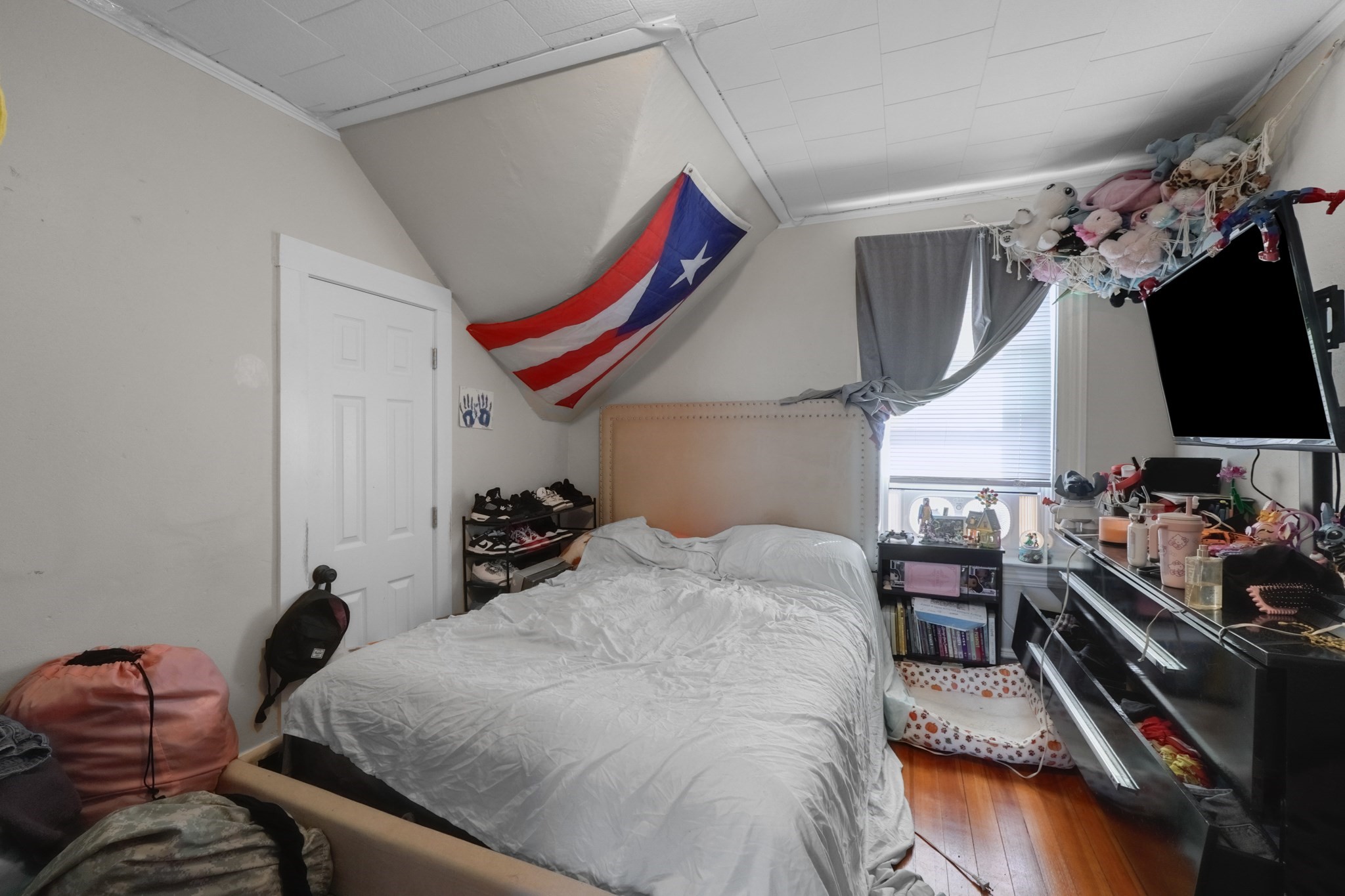 main property photo 37