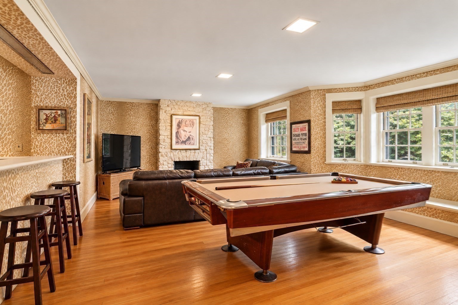 main property photo 18