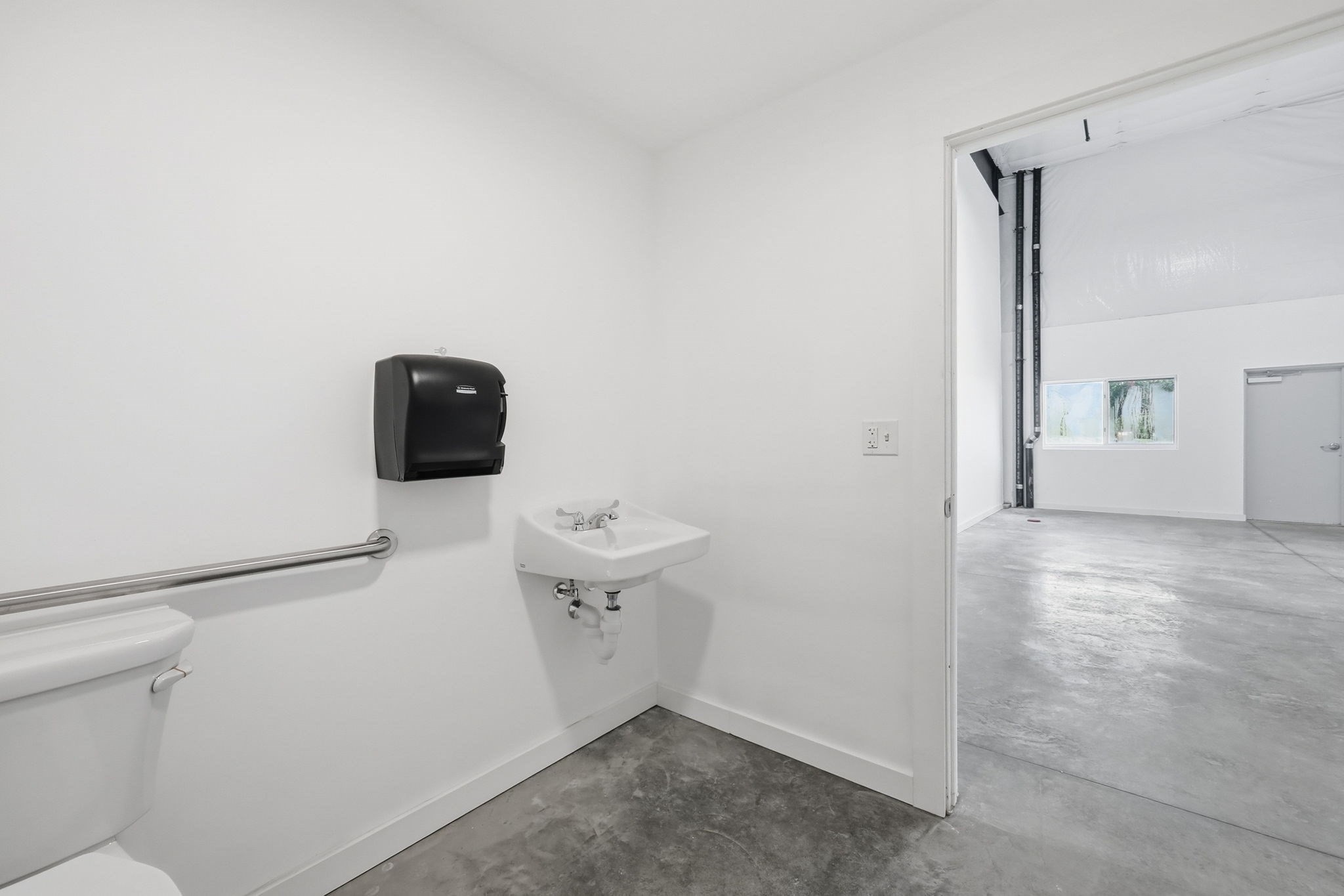main property photo 29