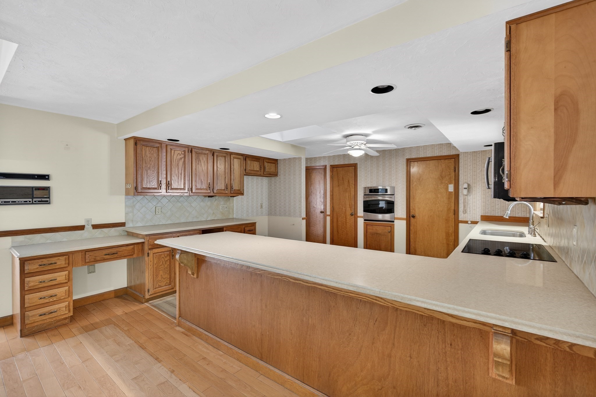 main property photo 14