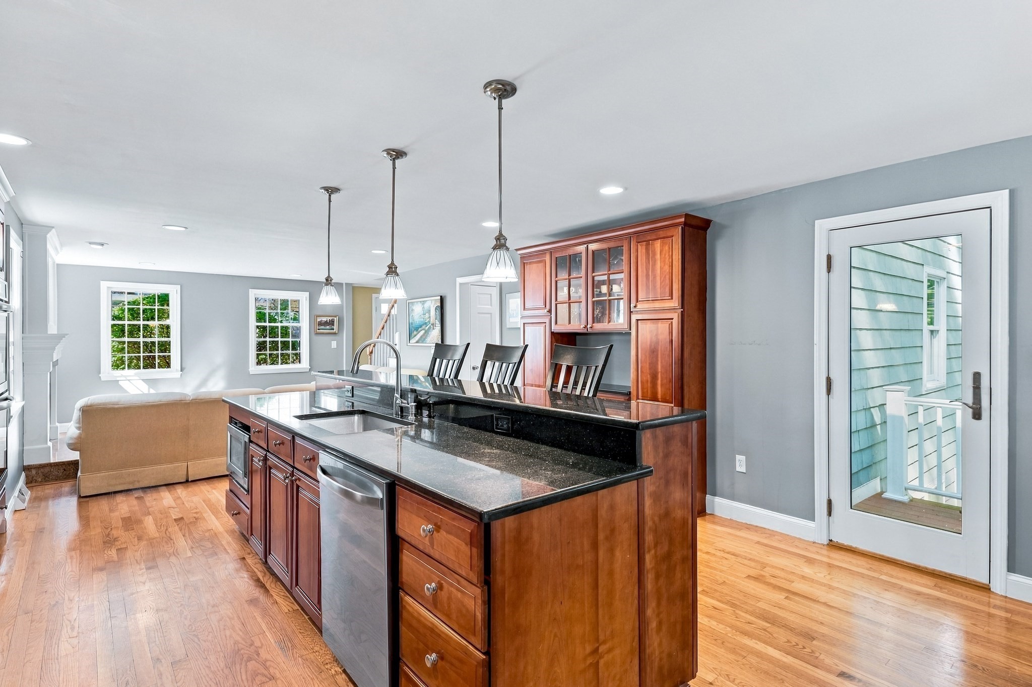 main property photo 6