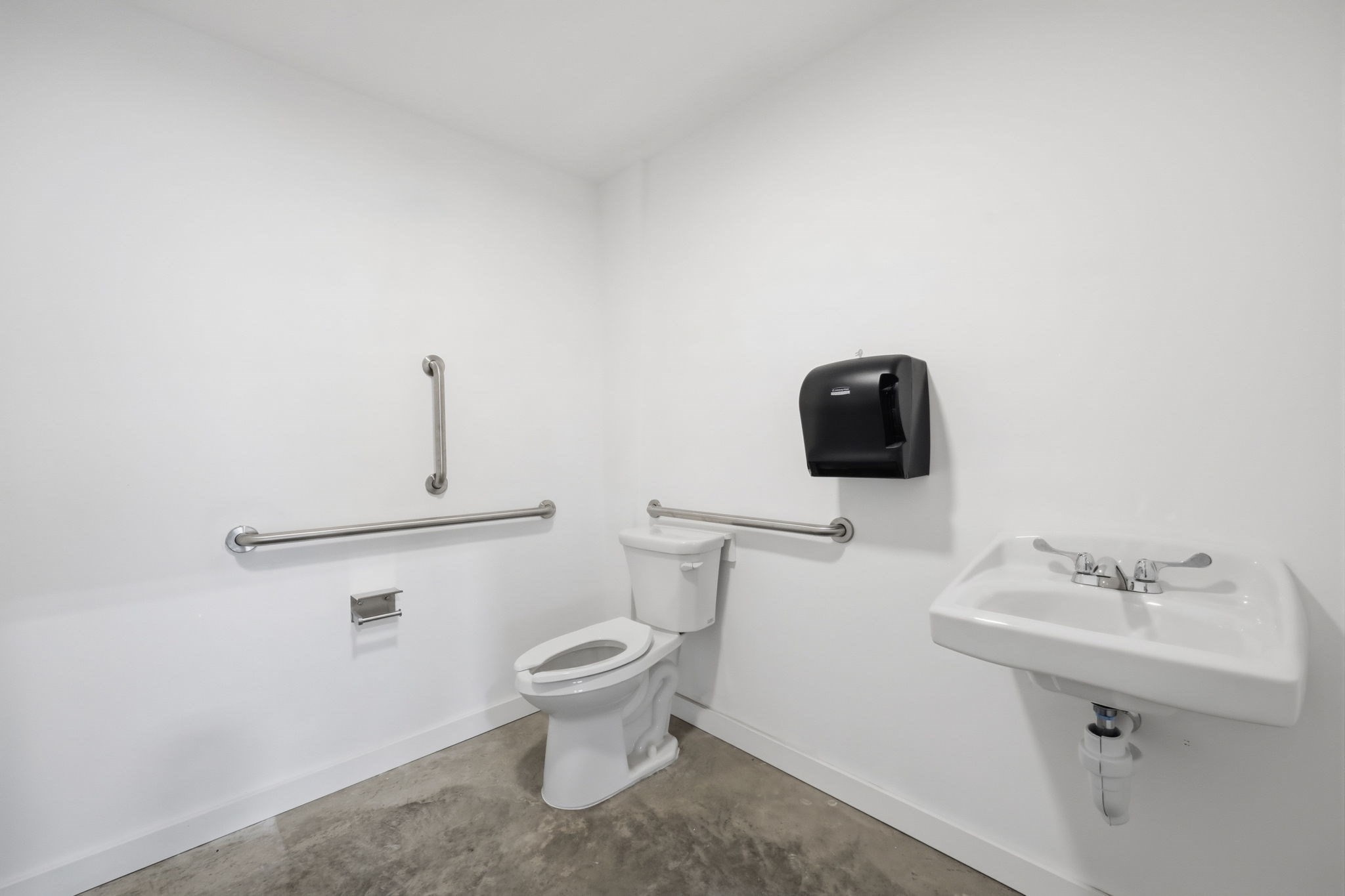 main property photo 32