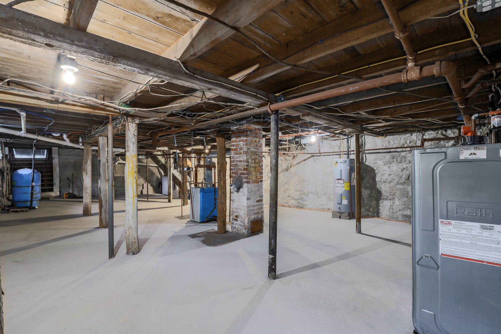 main property photo 26