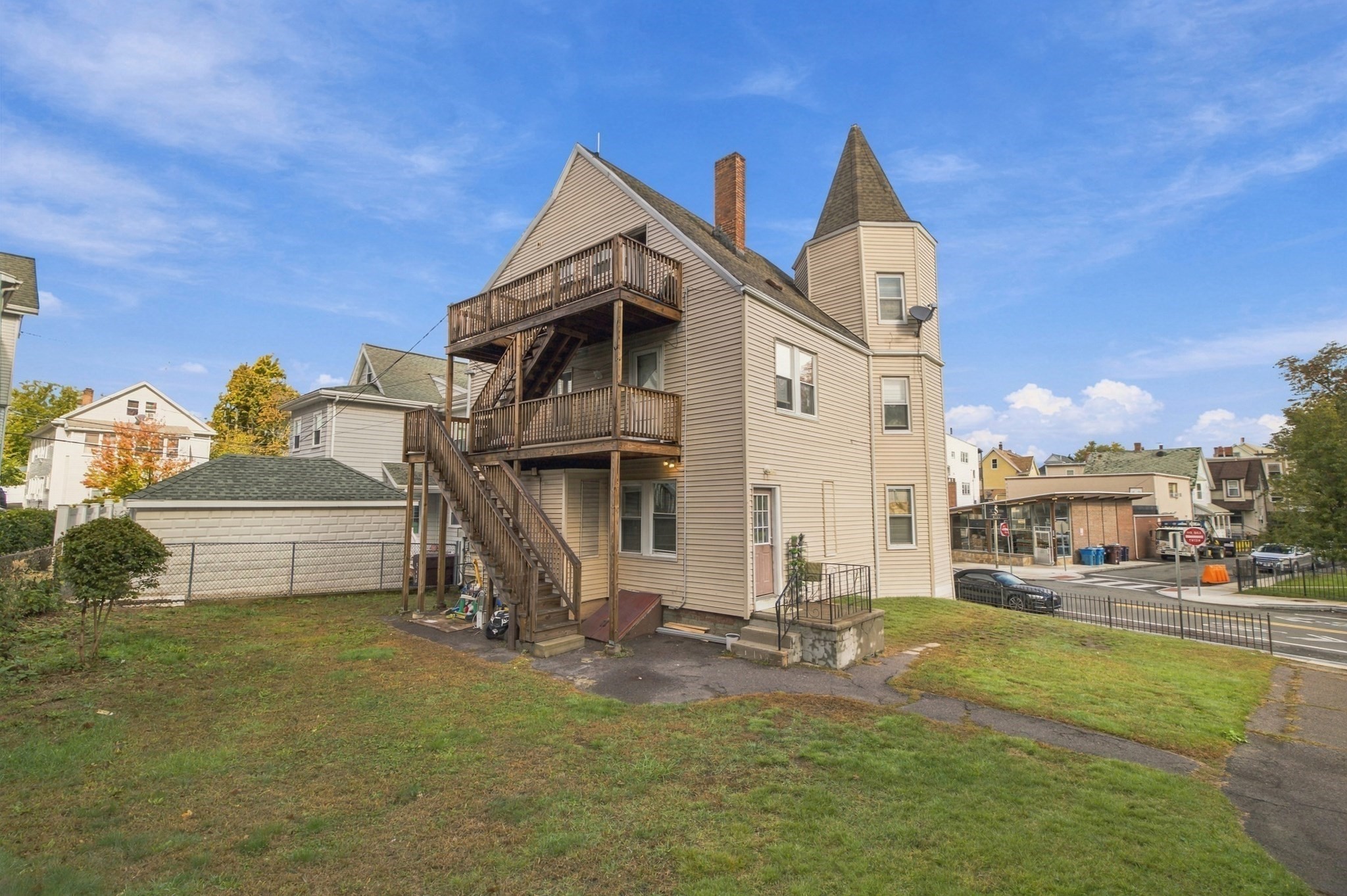 main property photo 32