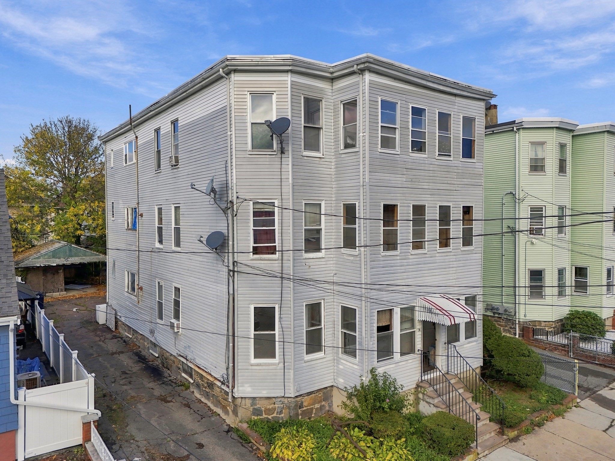 main property photo 8