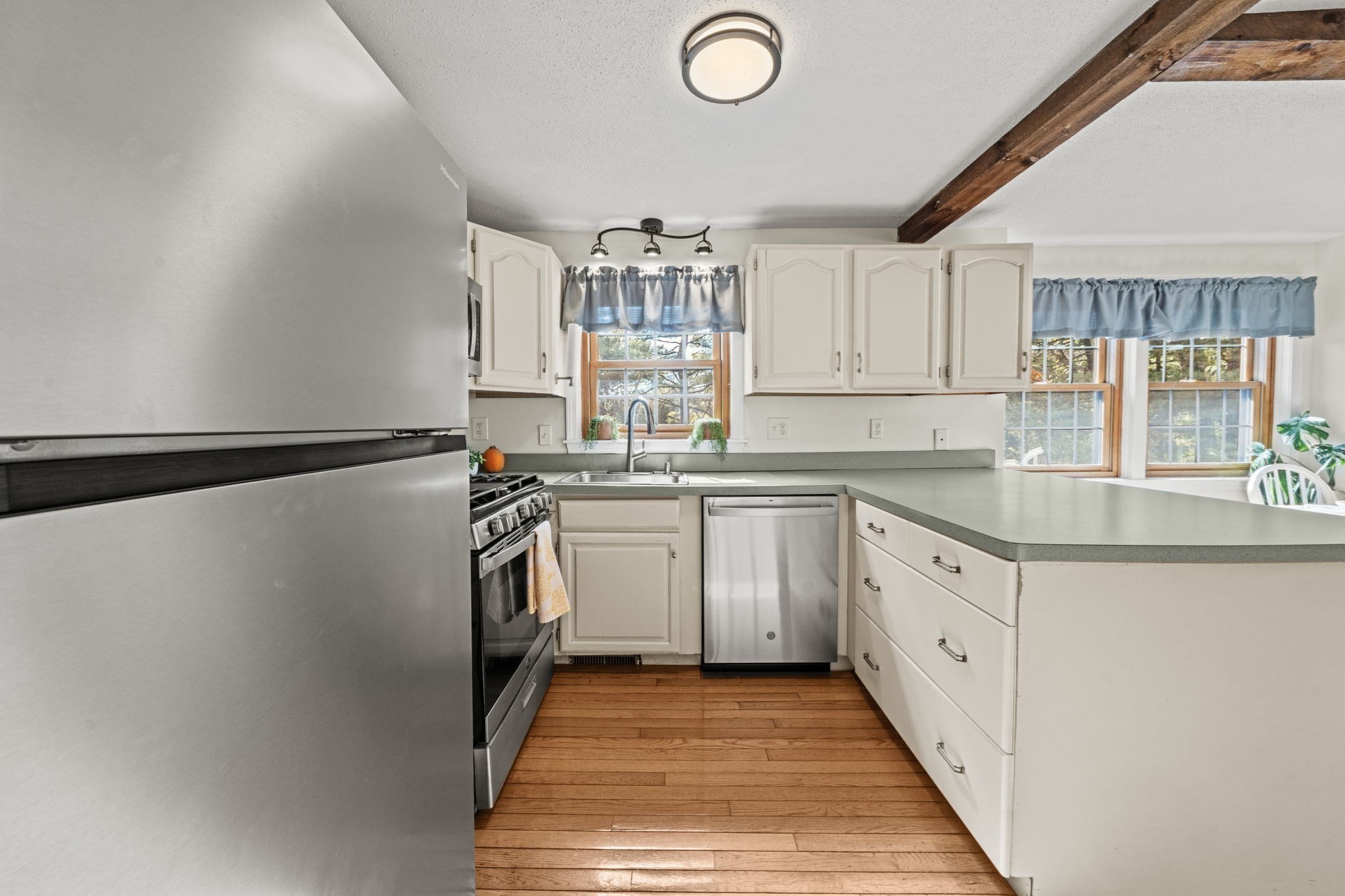 main property photo 14