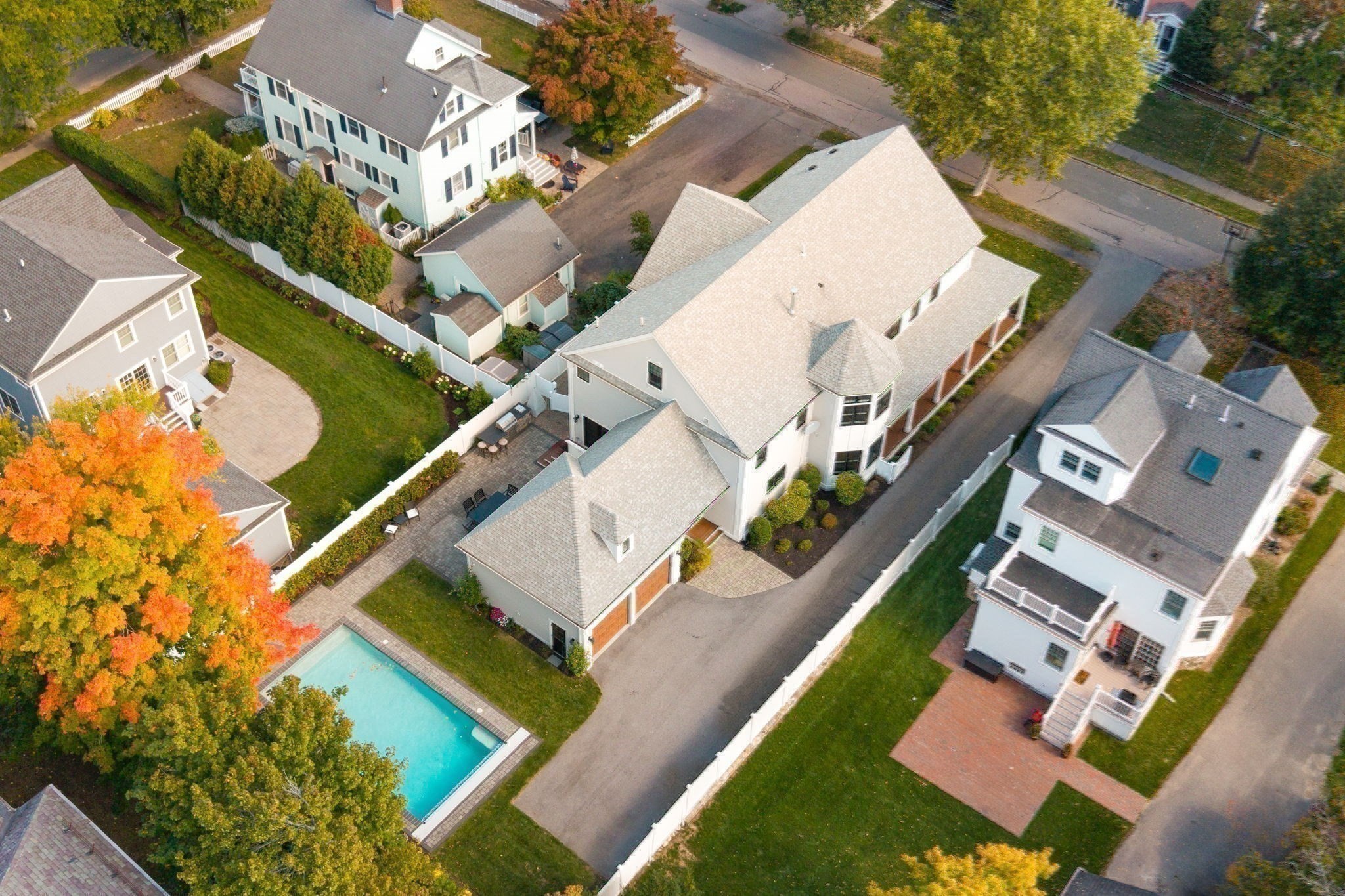 main property photo 30