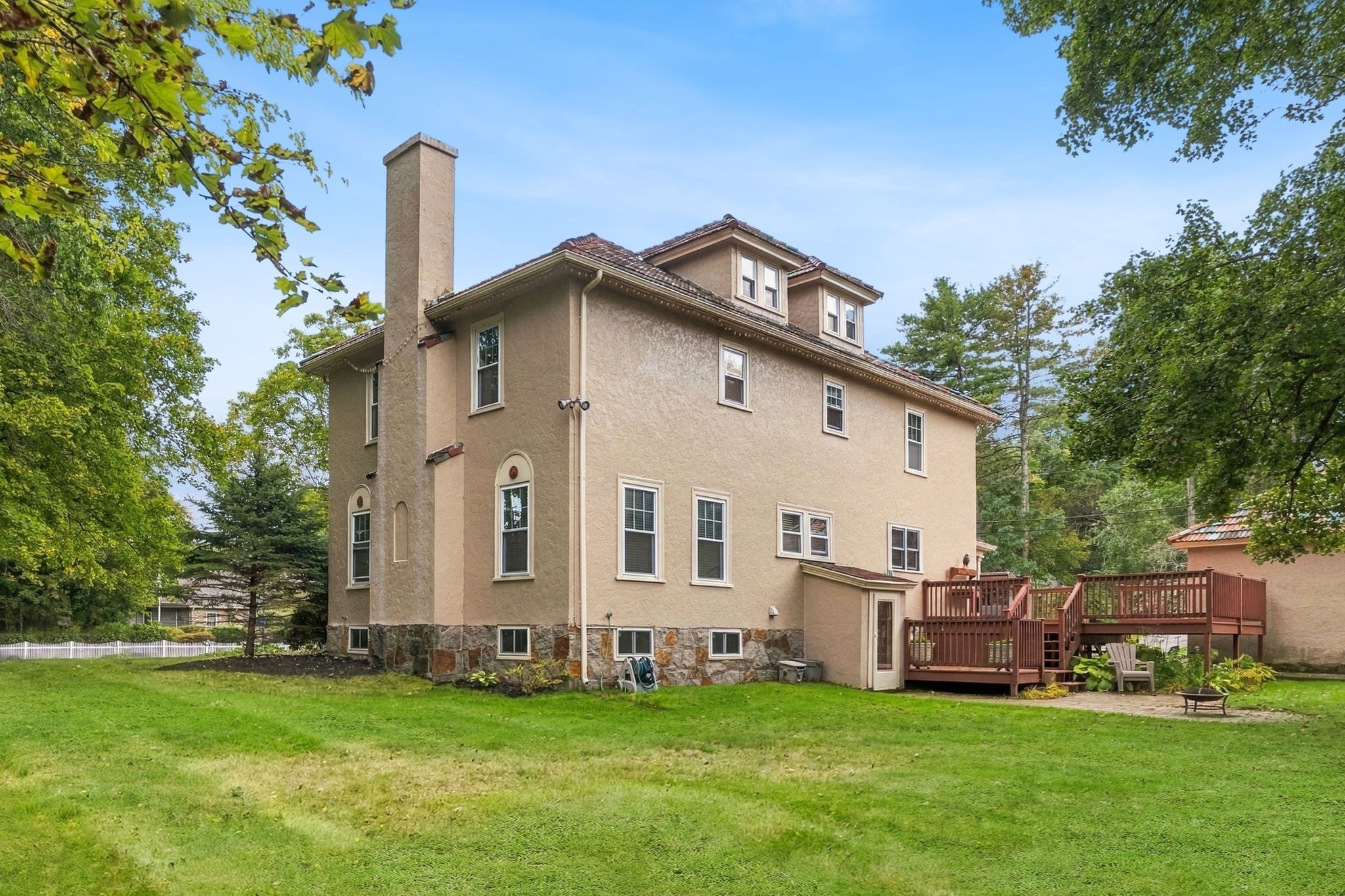 main property photo 24