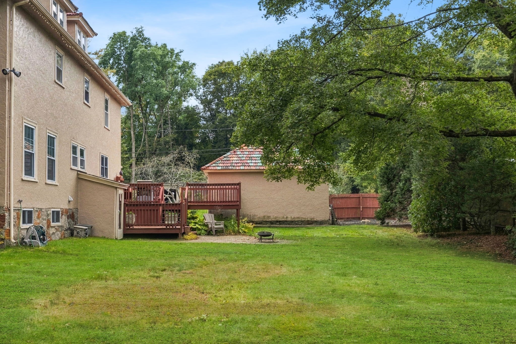 main property photo 25
