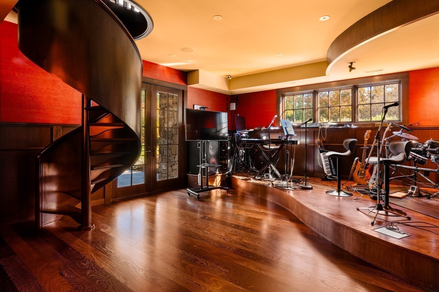 main property photo 27