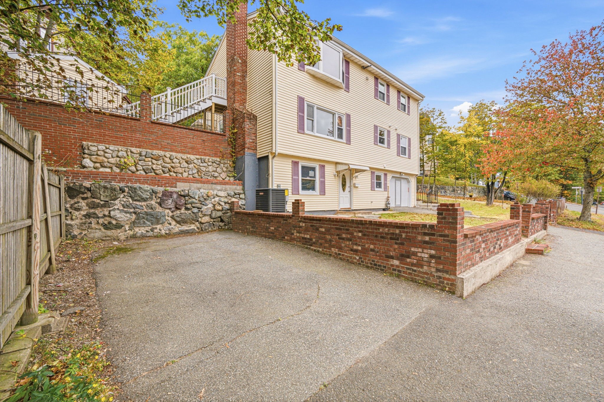 main property photo 28