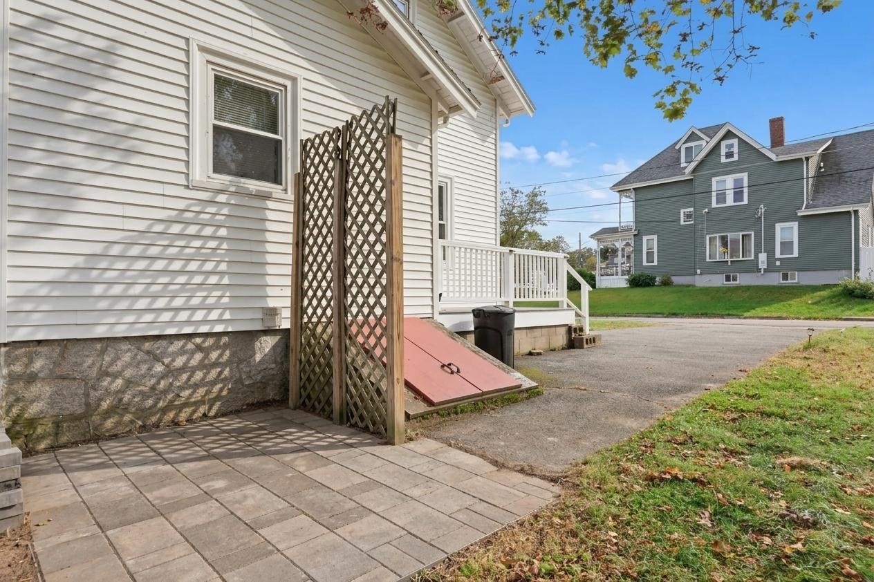 main property photo 24