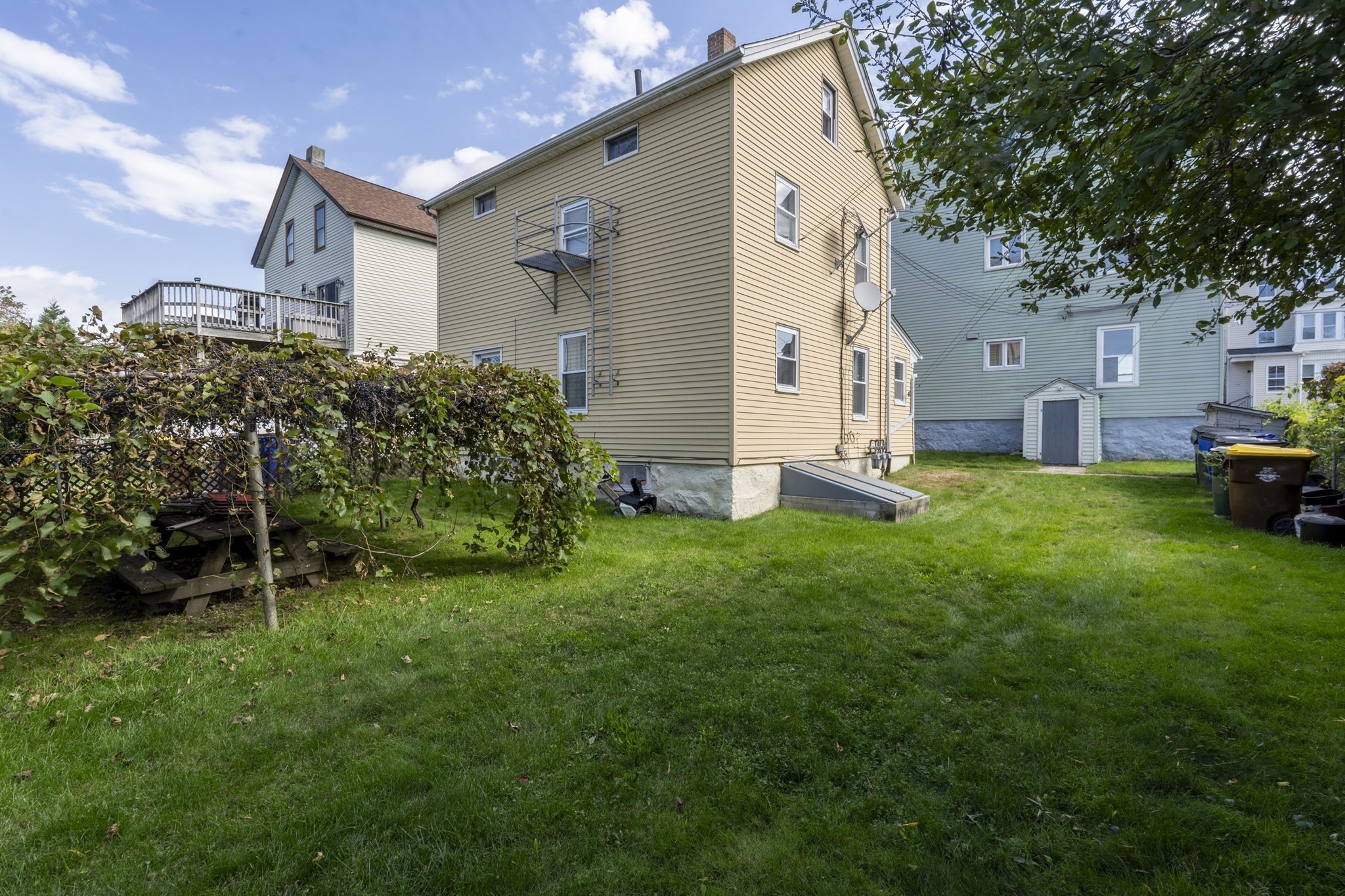 main property photo 3