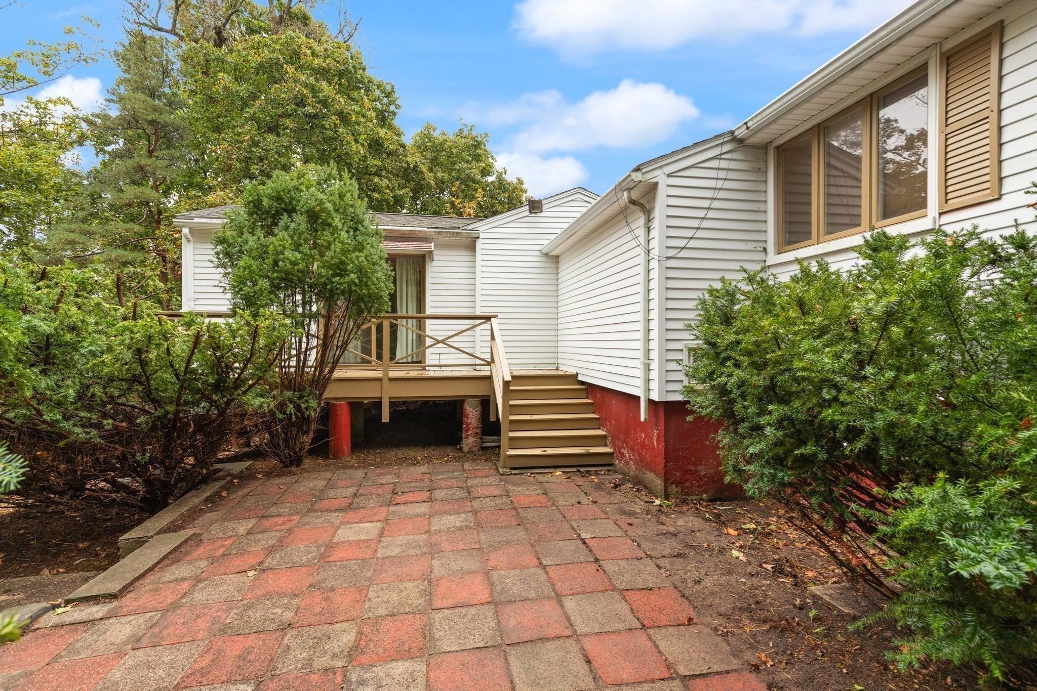 main property photo 35