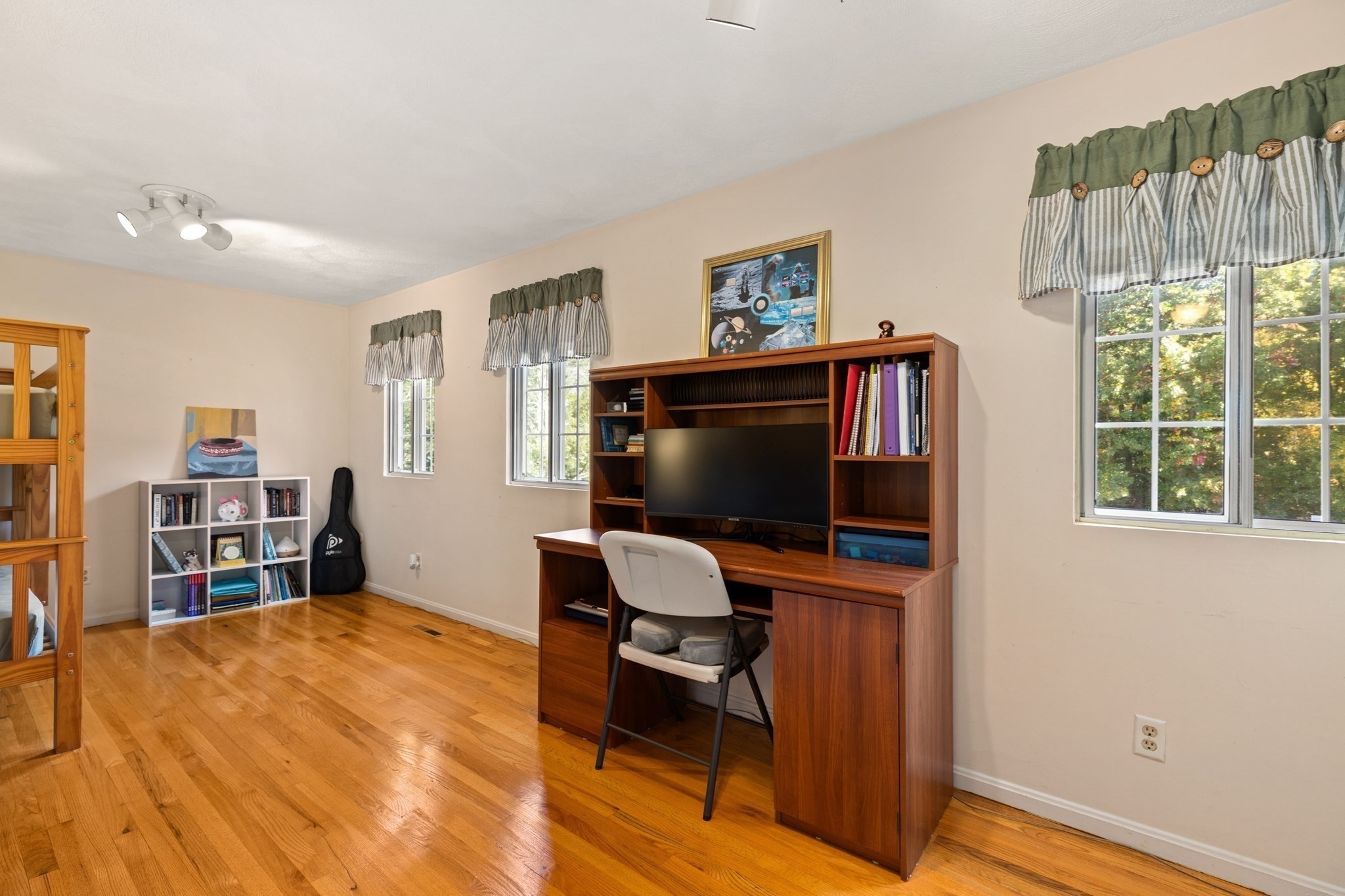 main property photo 24