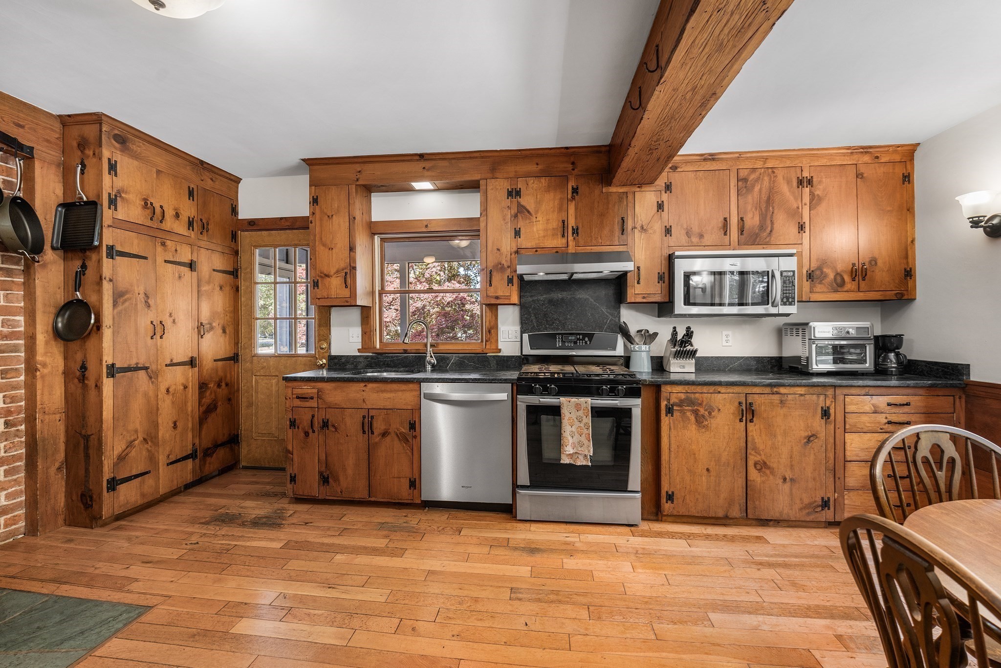 main property photo 11