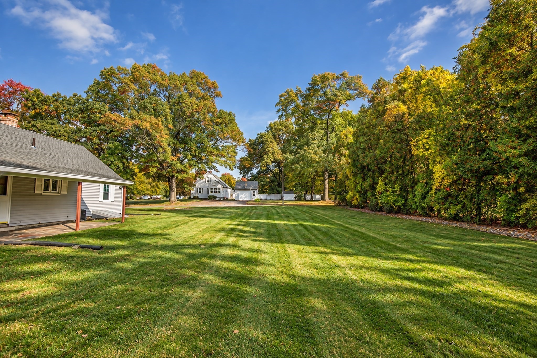 main property photo 28