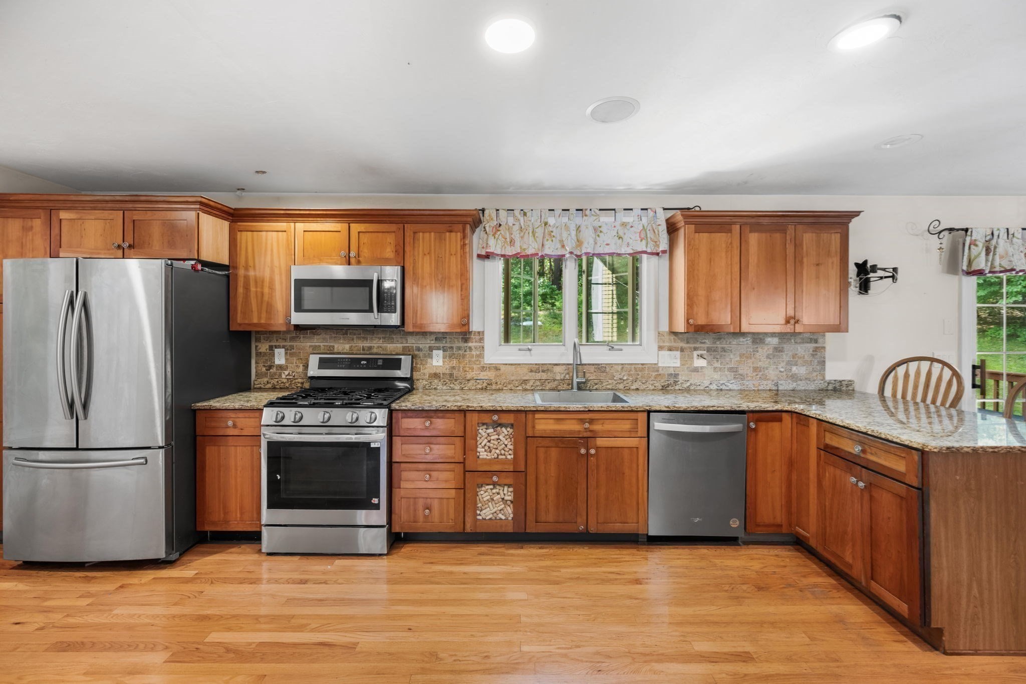 main property photo 10
