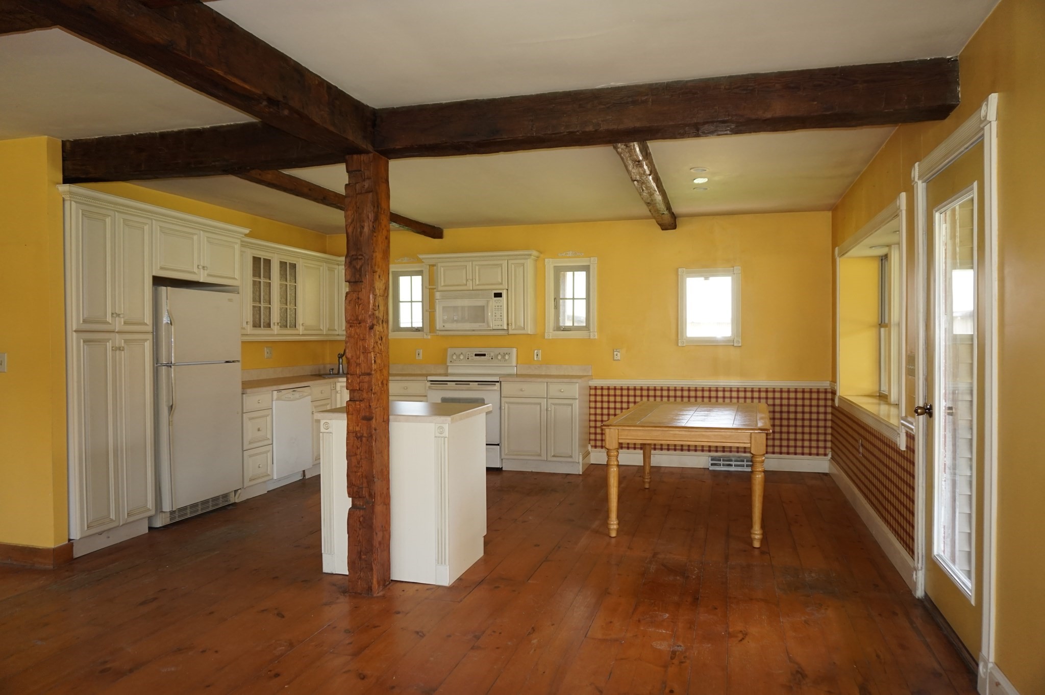 main property photo 9