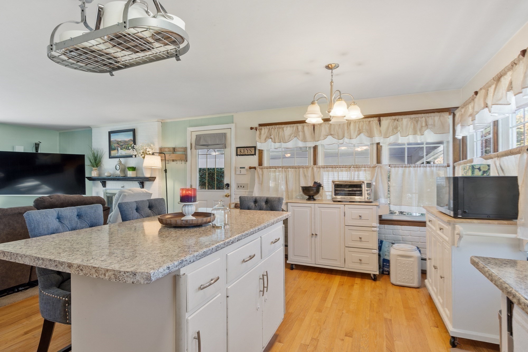 main property photo 13