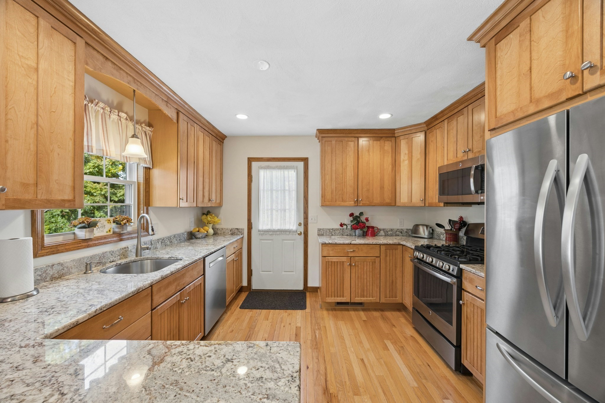 main property photo 12