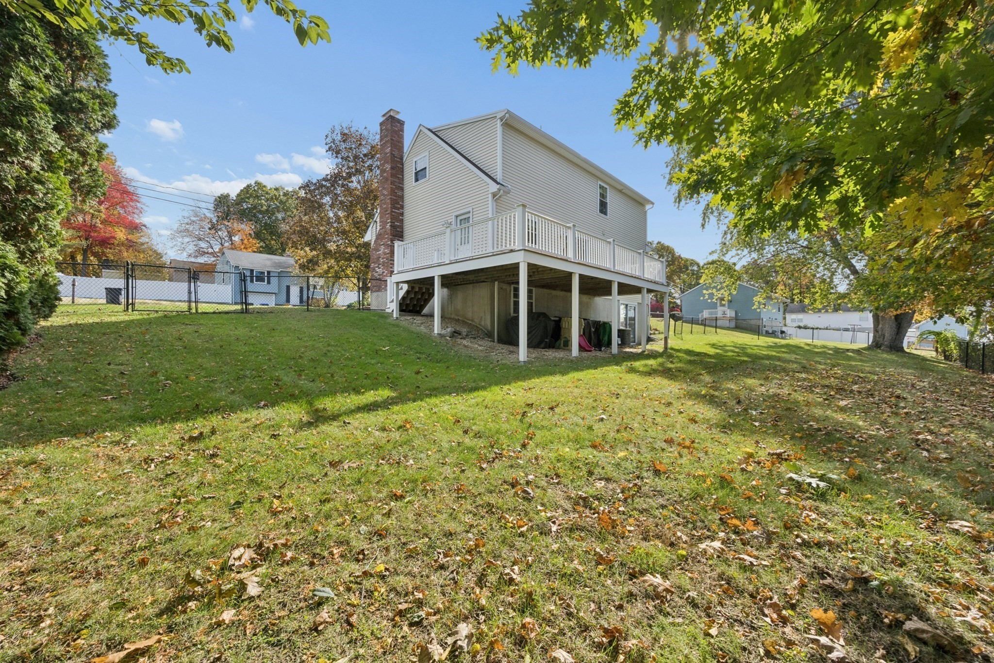 main property photo 32