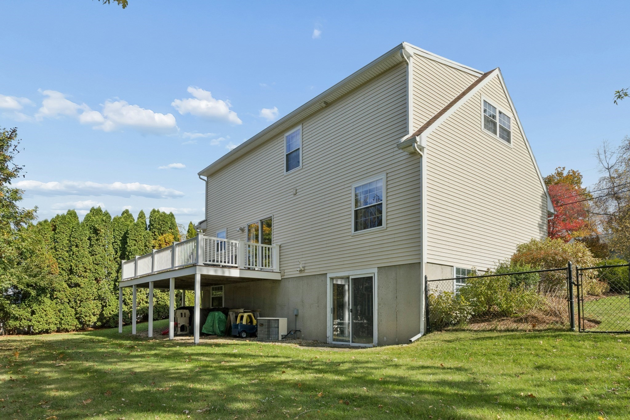 main property photo 33
