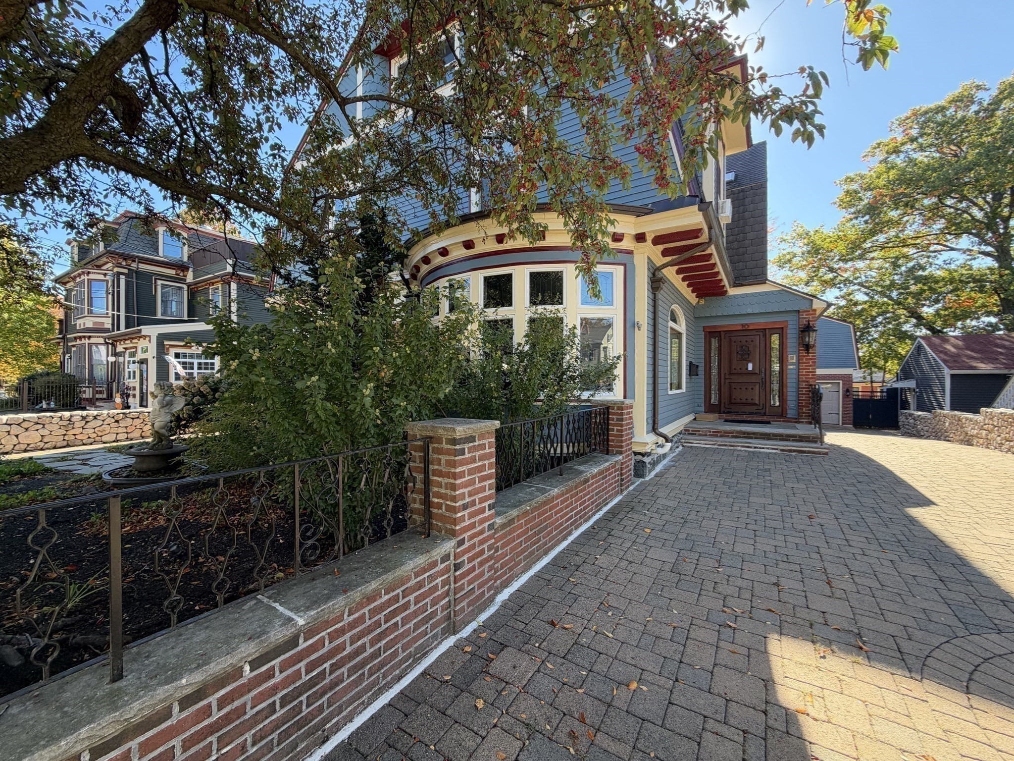 main property photo 16