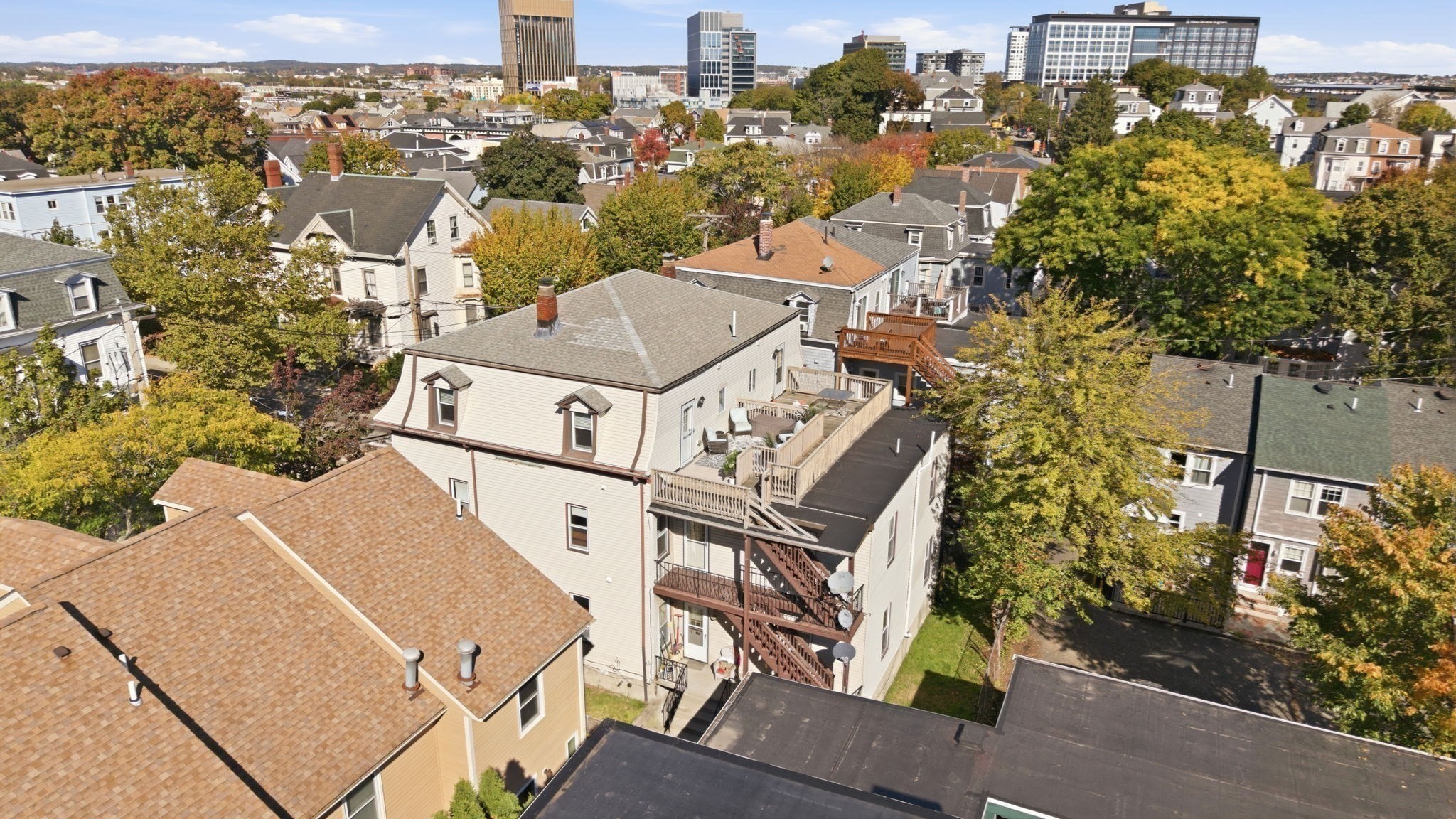main property photo 30