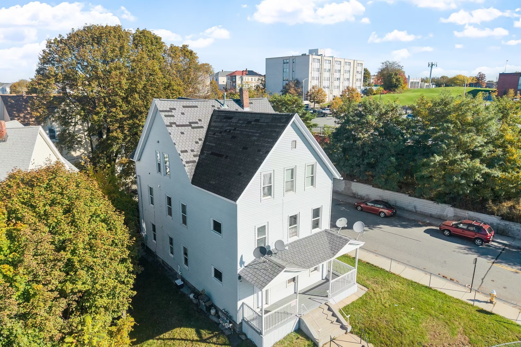 main property photo 12