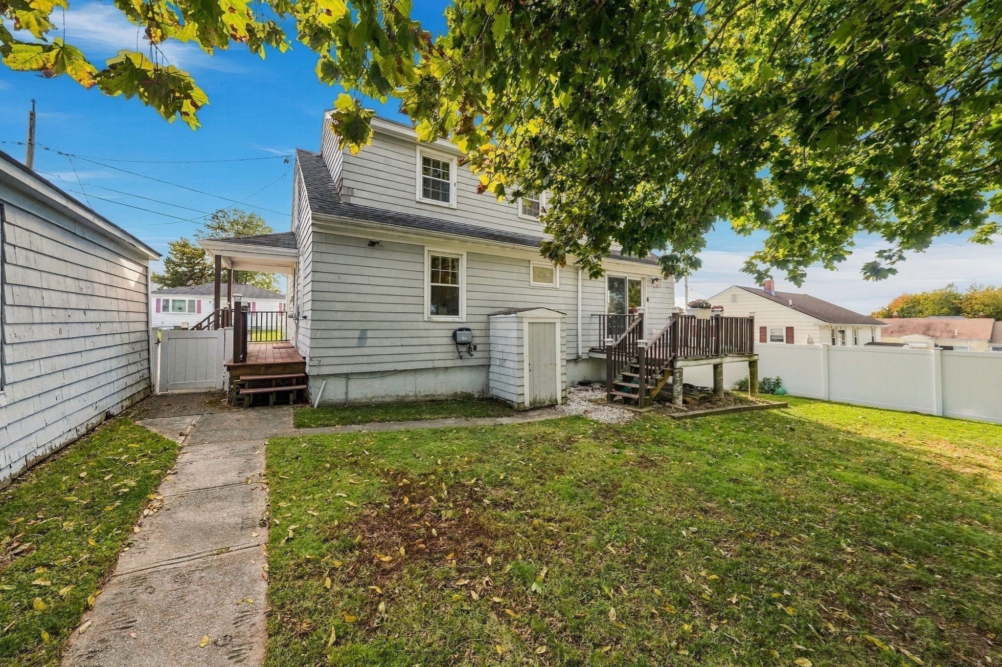main property photo 28