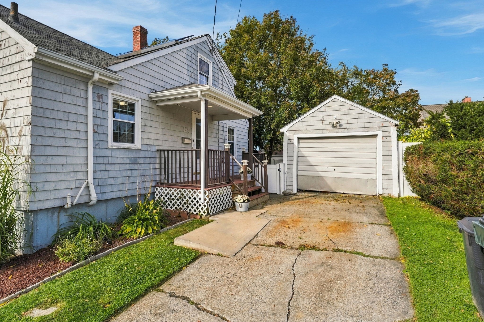main property photo 33