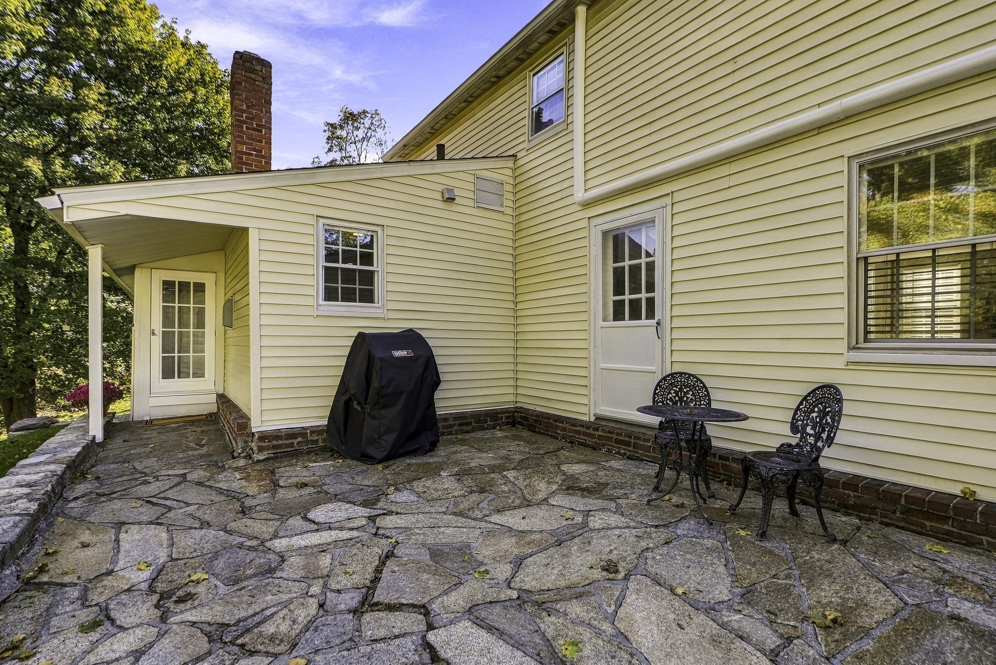 main property photo 6