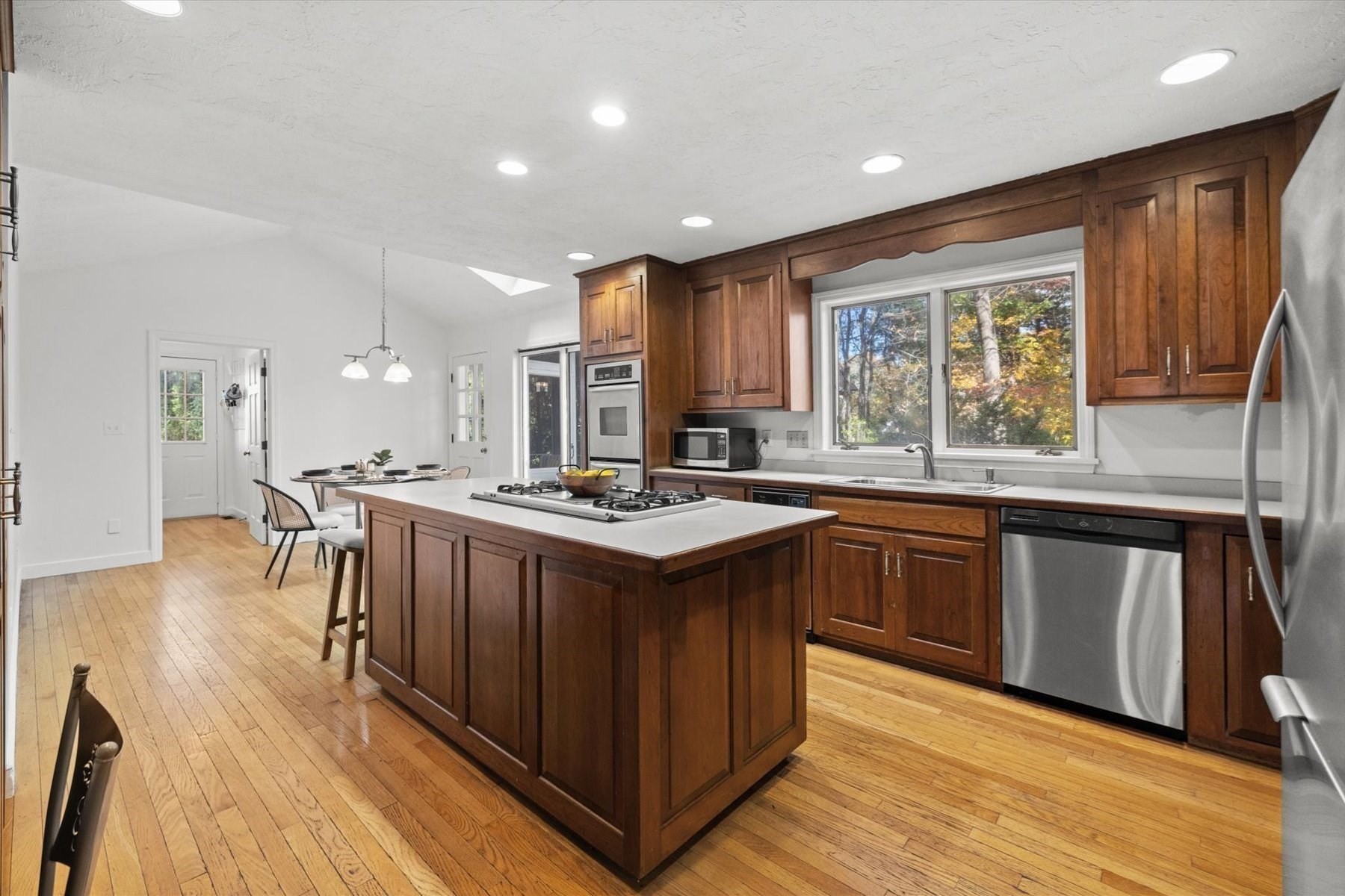 main property photo 6