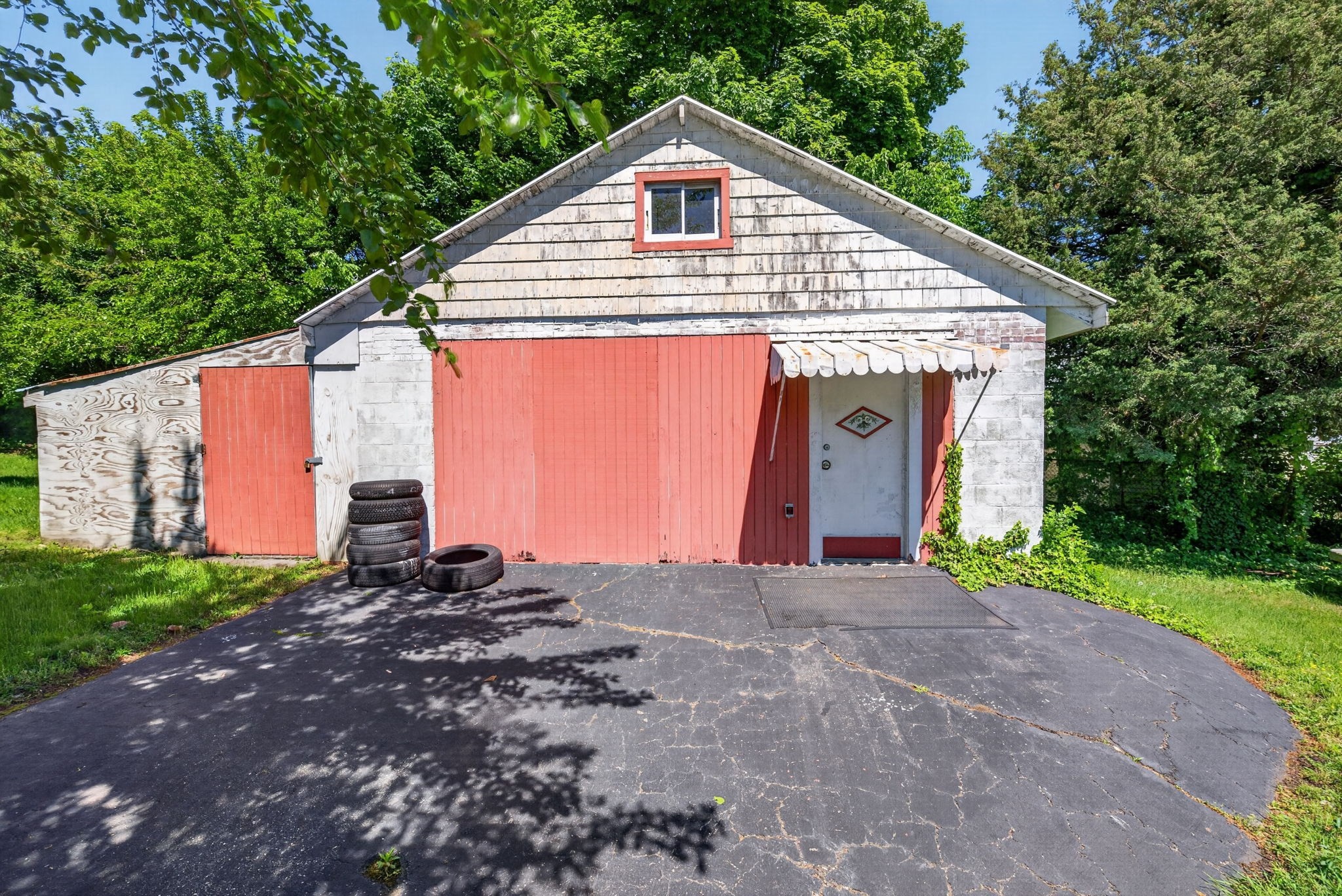 main property photo 12