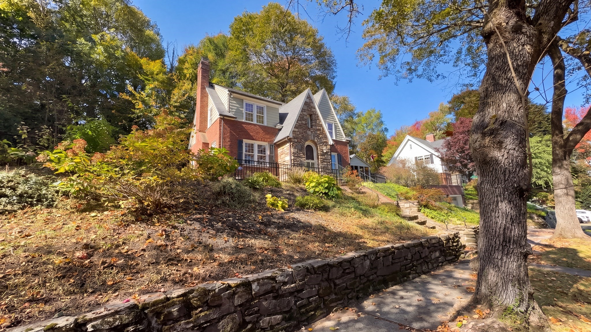main property photo 35