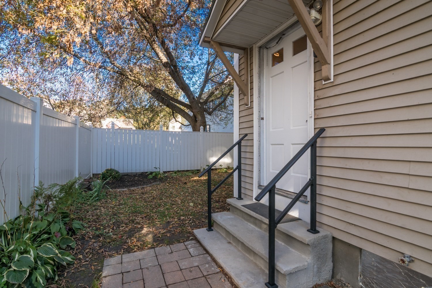 main property photo 35