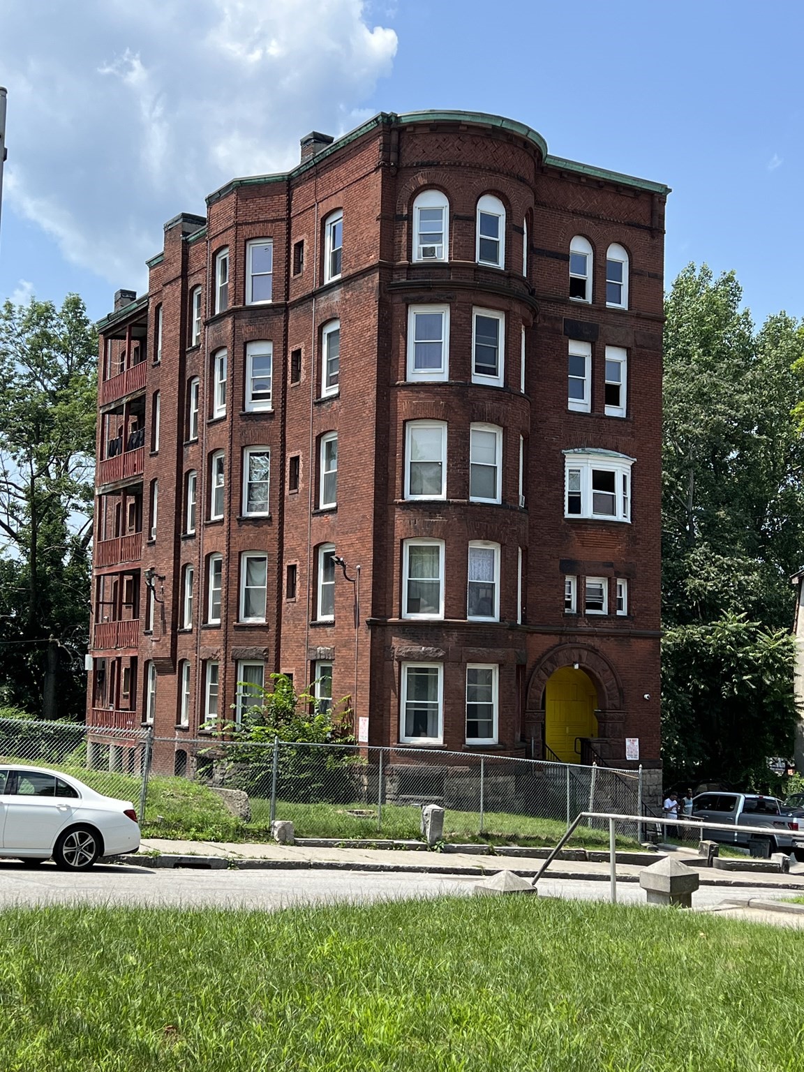 main property photo 2