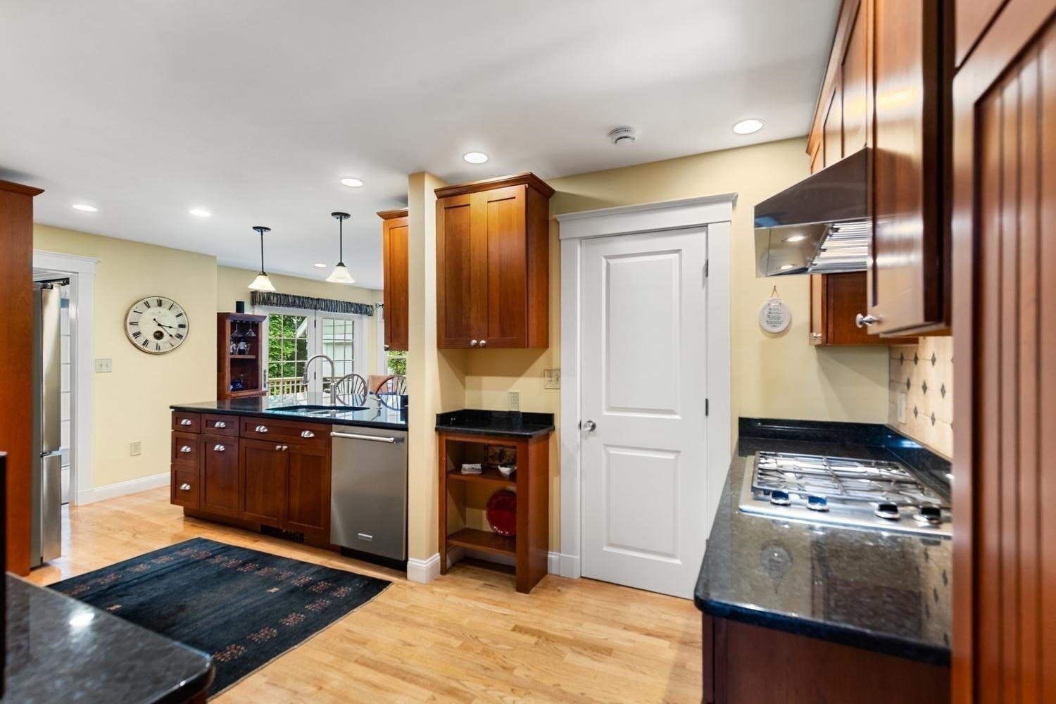 main property photo 4