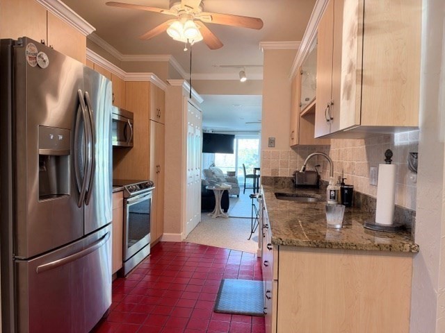 main property photo 13