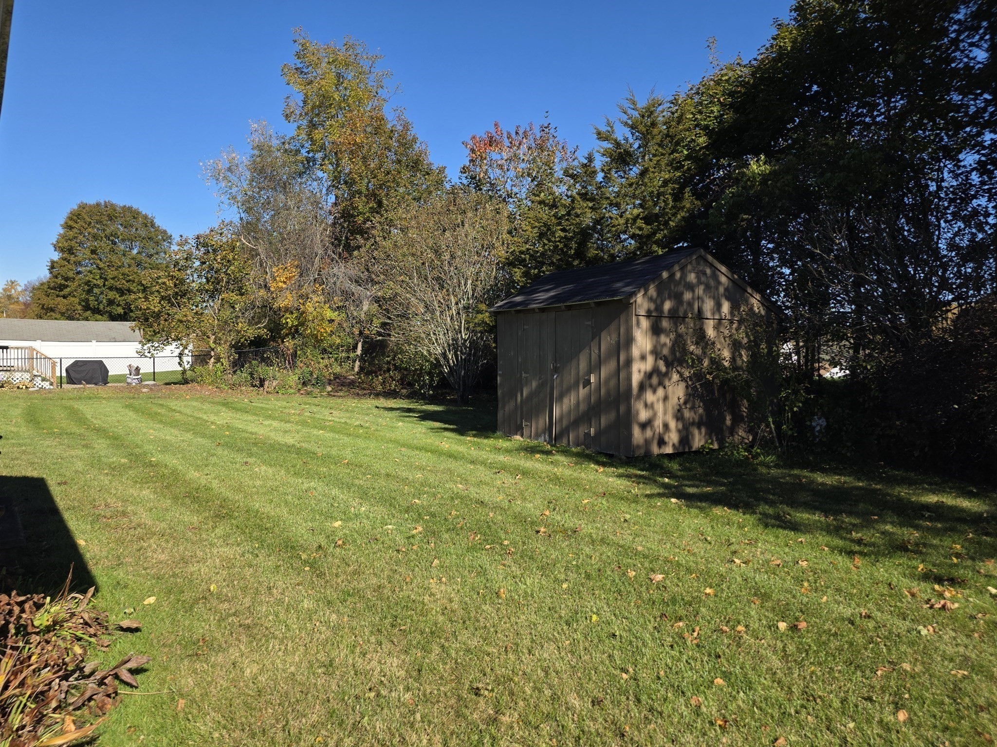 main property photo 32