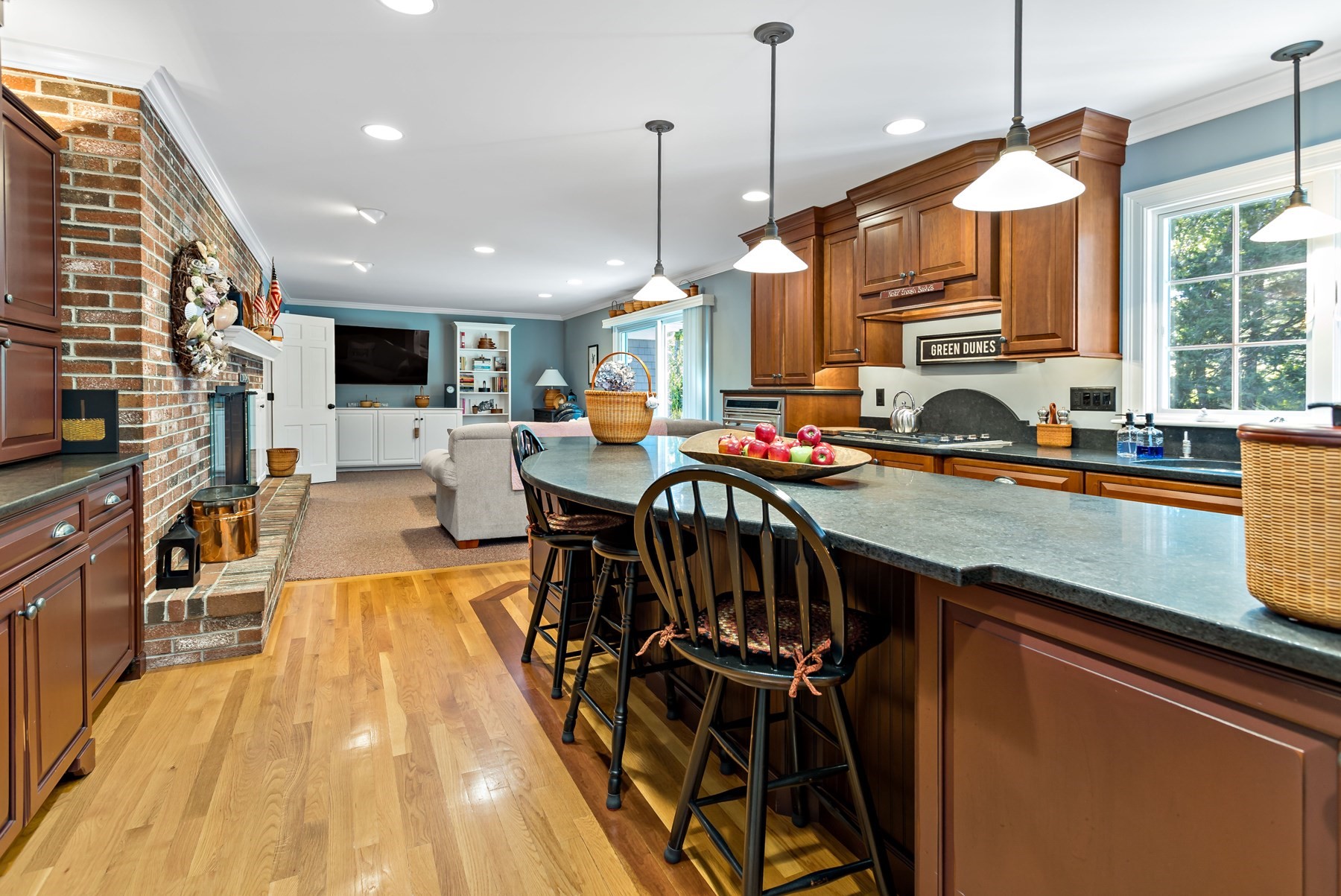 main property photo 5