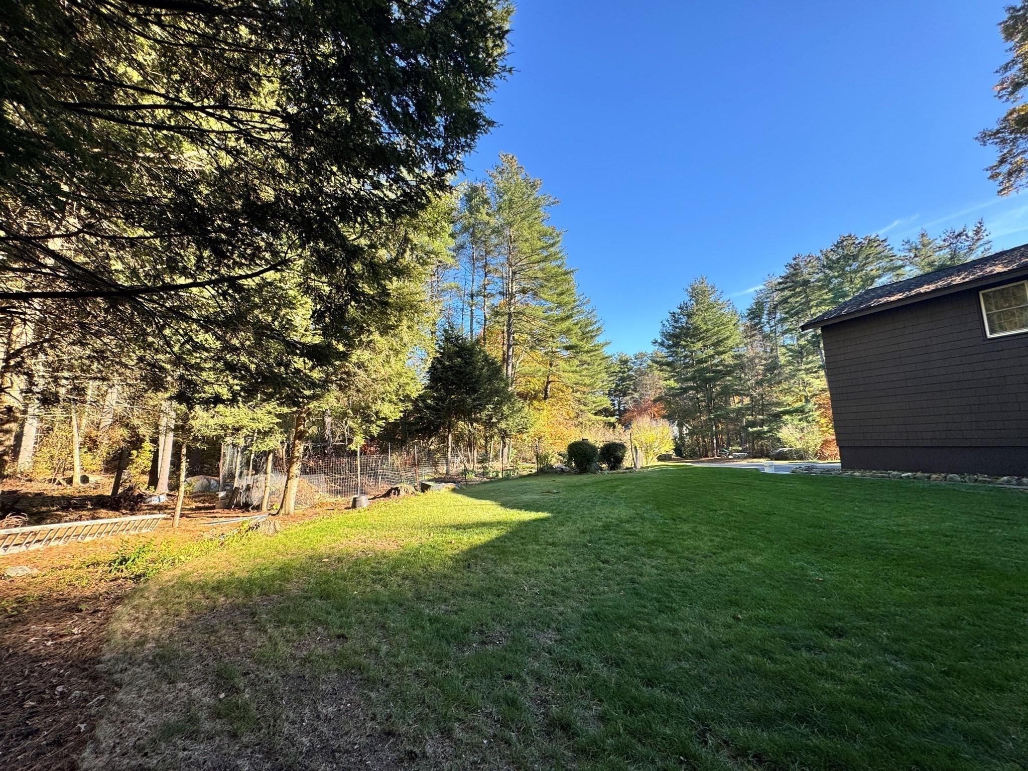 main property photo 32