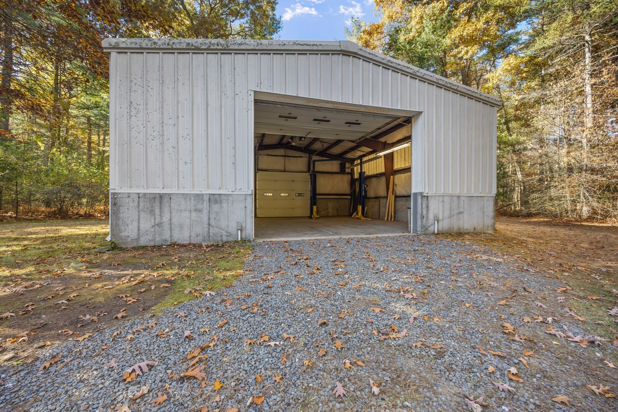main property photo 37